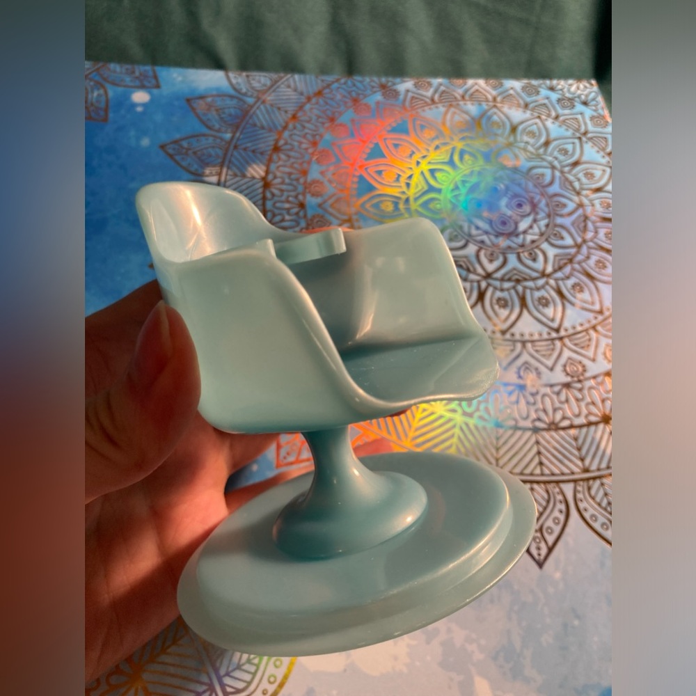 B1G2 - LOL OMG Doll Styling Chair - Buy 1, Get 2 FREE - Picture 3 of 7
